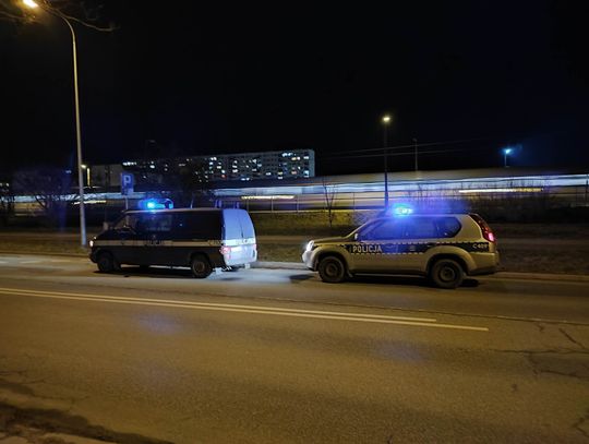 Odnaleźli kobietę w okolicach torowiska na Zazamczu. Chciała odebrać sobie życie
