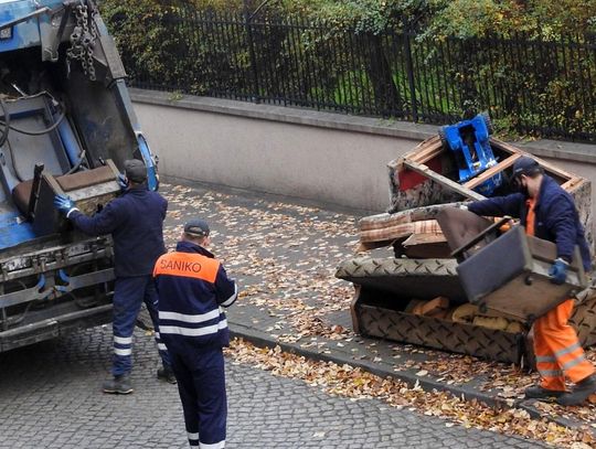 Droższe śmieci, droższe życie – radni zdecydują o kolejnych obciążeniach dla mieszkańców