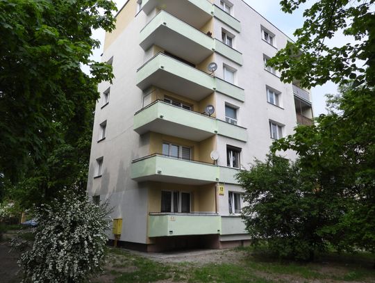 Ojciec dziewczynki, która wypadła z okna przyznał się do zarzucanego mu czynu