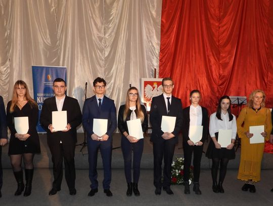 Oto najzdolniejsi uczniowie z regionu. Każdy dostanie po 3 tys złotych