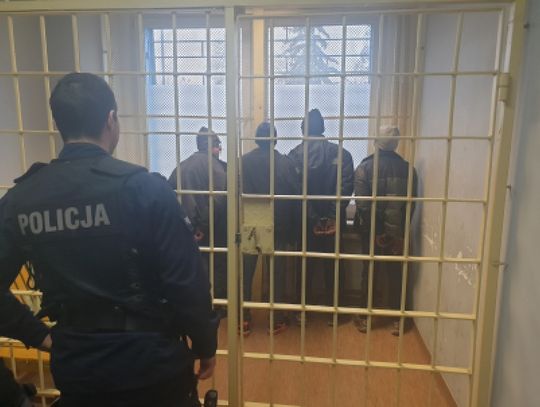 Pijani mężczyźni wtargnęli do pustostanu w centrum Włocławka i dokonali zniszczeń 