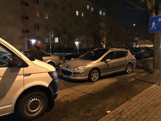 Pijany policjant z KMP we Włocławku zatrzymany przez obywatela. Miał trzy promile alkoholu! 