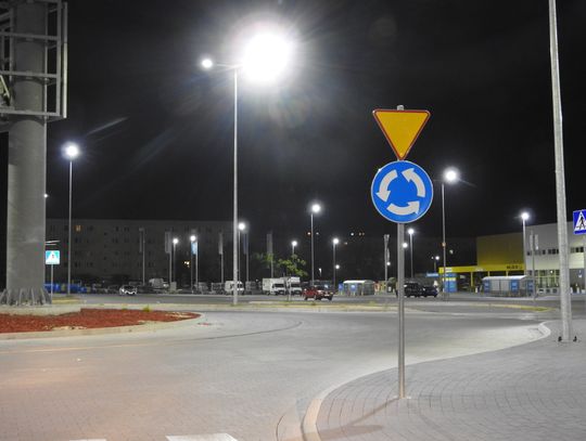 Po naszej interwencji oznakowanie na rondzie w Parku Kujawia zostało poprawnie ustawione