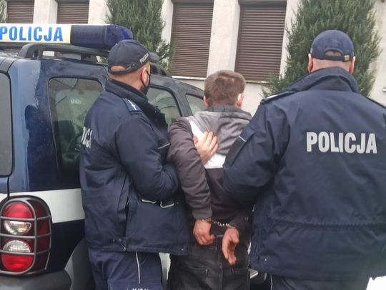 Pobito i okradziono mieszkańca gm. Wielgie. Policja zatrzymała podejrzanych 