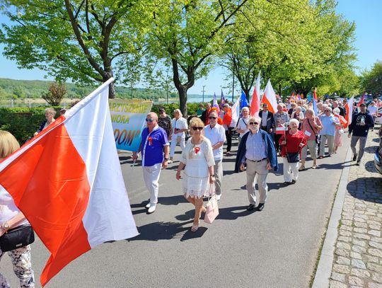 Pochód 1-majowy przeszedł ulicami Włocławka