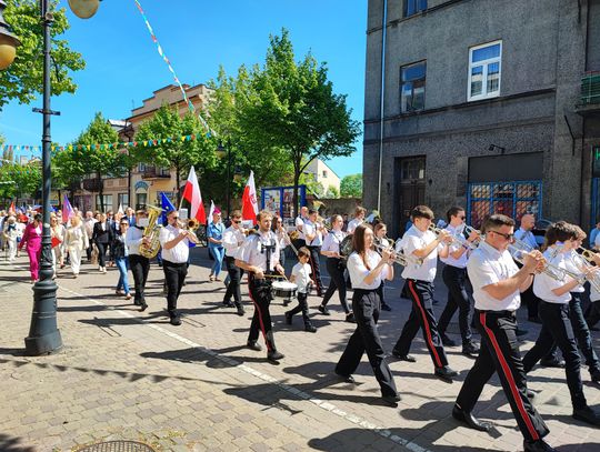 Pochód z okazji Święta Pracy przeszedł ulicami miasta