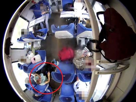 Pod koniec września doszło do kradzieży w pociągu. Policja prowadzi poszukiwania