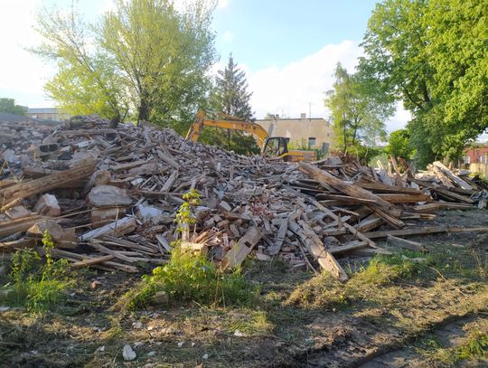 Podczas wyburzania przedszkola, uszkodzili rurę z gazem. Mieszkańcy bloku przy ul. Rzecznej przez kilka dni nie mieli gazu