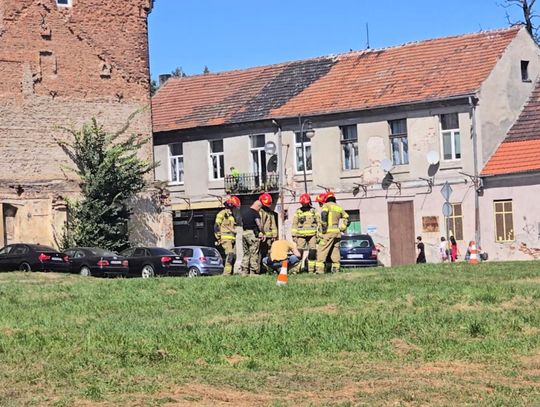 Podejrzenie ładunku wybuchowego na ul. 3 Maja 1. Trwa akcja służb