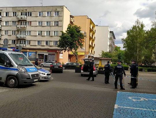  Policja dostała informacje o bombie. Trwa ewakuacja Urzędu Miasta 