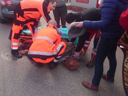 Policja poszukuje świadków potrącenia starszej kobiety przy ul. Brzeskiej