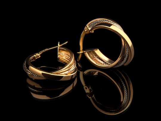 Policja szuka osoby, która zgubiła woreczek z biżuterią