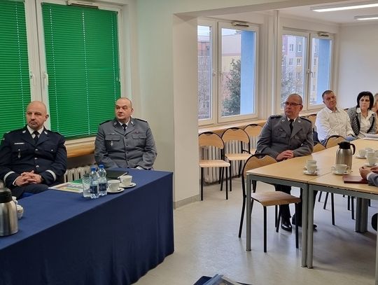 Policjanci podsumowali swoją pracę w ubiegłym roku. Odnotowano spadek liczby wypadków drogowych, rośnie wykrywalność przestępstw 