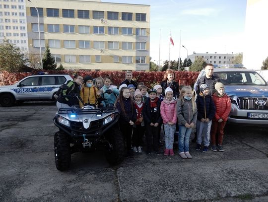 Policjanci spotkali się z przedszkolakami i uczniami SP 20