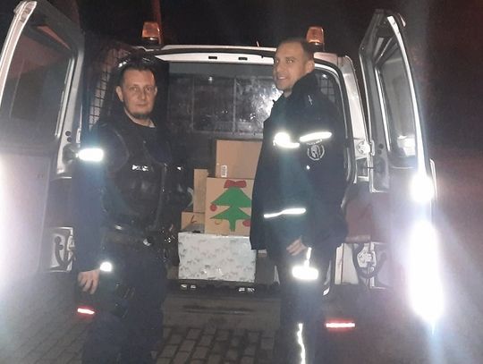 Policjanci włączyli się w "Szlachetną Paczkę". Pomogli schorowanej emerytce i samotnej mamie trzech synów