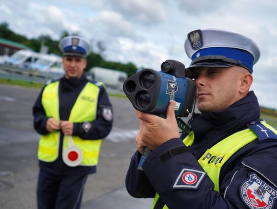 Policjanci z regionu otrzymali nowe laserowe mierniki prędkości