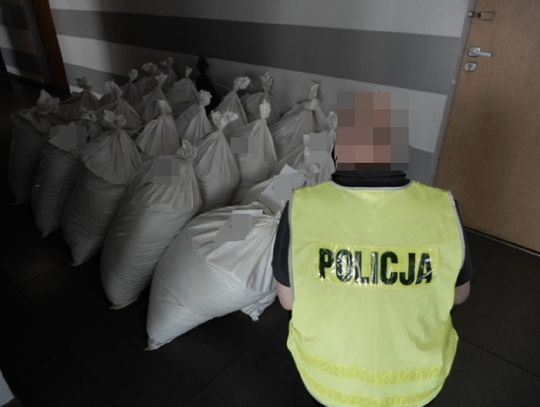 Policjanci zabezpieczyli prawie 800 kg nielegalnego tytoniu