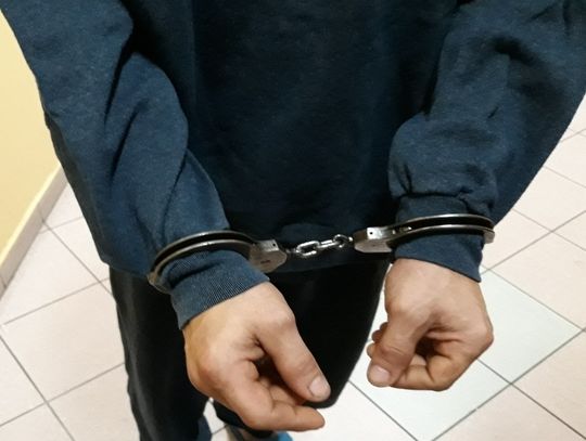 Policjant mimo wolnego od służby zatrzymał poszukiwanego 