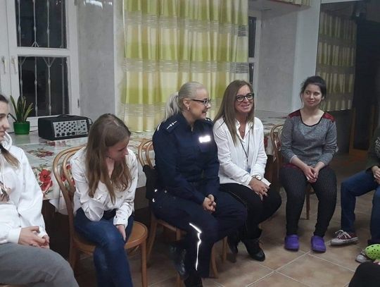 Policjantki rozmawiały z wychowankami Zgromadzenia Sióstr Małych Misjonarek Miłosierdzia