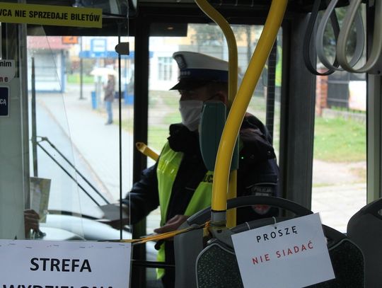 Policyjne kontrole w żółtej strefie. 60 osób bez maseczek