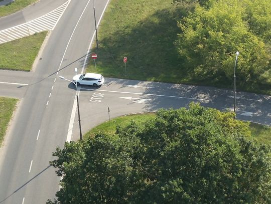 Policyjny dron w akcji na os. Kazimierza Wielkiego