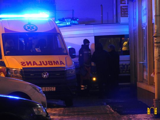 Policyjny pościg zakończony na ul. Warszawskiej. Kierowca trafił do szpitala w Lipnie