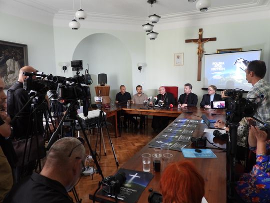 "Polska pod Krzyżem". Kościół i fundacja Solo Dios Basta zapraszają do wspólnej modlitwy