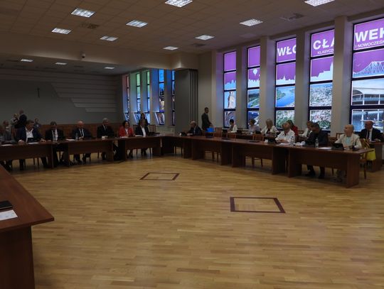 Pomnik na Placu Wolności, Plac Fajansu Włocławskiego - za nami LXIV Sesja Rady Miasta
