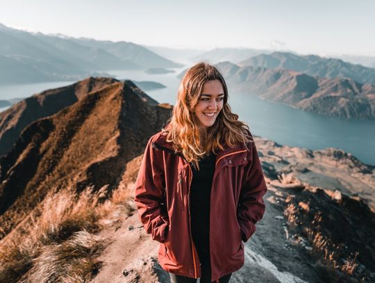 Poradnik dla kobiet - jakie akcesoria zabrać na wędrówki po górach?