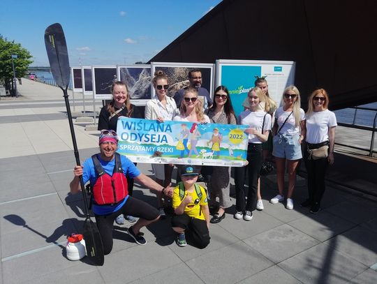 Posprzątają brzeg Wisły we Włocławku.  Kolejna edycja walki o #MniejPlastiku