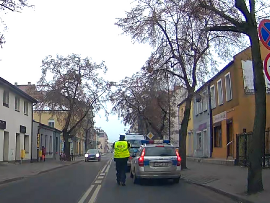 Potrącenie na przejściu dla pieszych. Sprawcą 78-letni kierowca Mercedesa 