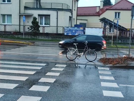 Potrącenie rowerzystki na ul. Okrzei: 38-latka wymusiła pierwszeństwo