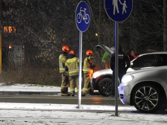 Pożar BMW przy ul. Okrężnej, auto ugaszono przed przyjazdem służb