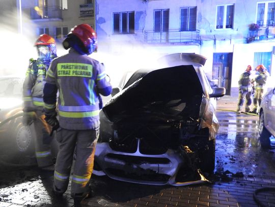 Pożar BMW w centrum miasta. Ulica św. Antoniego zablokowana