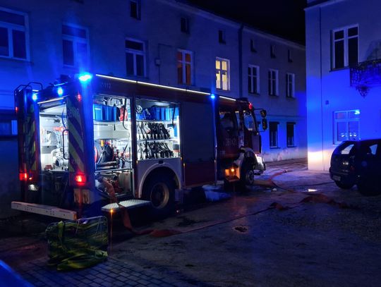 Pożar budynku przy ul. Kilińskiego. Przyczyną zwarcie instalacji elektrycznej w lodówce 