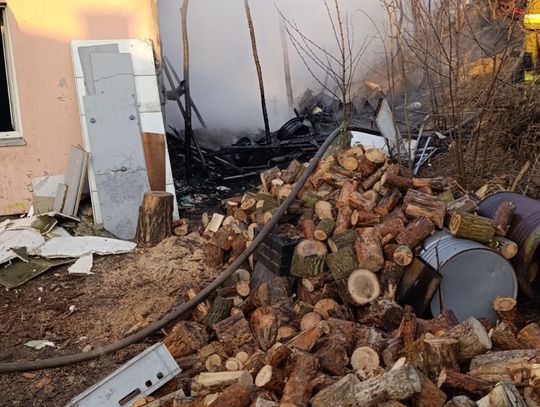 Pożar domu w Cypriance. Na miejscu 8 zastępów Straży Pożarnej