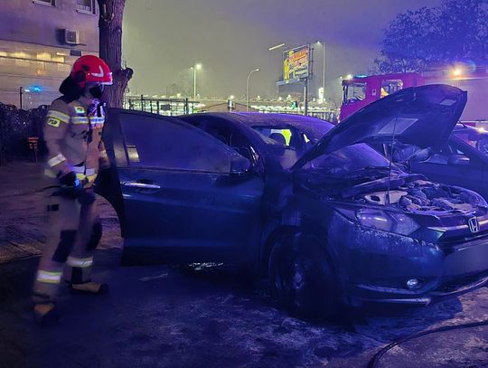 Pożar samochodu na parkingu przy ul. Pułaskiego