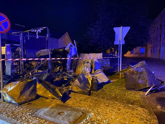 Pożar smażalni ryb na Bulwarach. Na miejscu działały dwa zastępy Straży Pożarnej