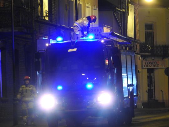 Pożar w jednej z kamienic przy ul. Królewieckiej. "Mieszkańcy ewakuowali się przed przybyciem służb"