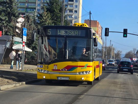 Prace drogowe na ul. Królewieckiej – autobus nr 5 zmieni trasę