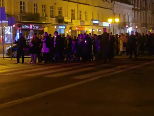 Procesja z relikwiami przeszła wokół Placu Wolności [wideo]