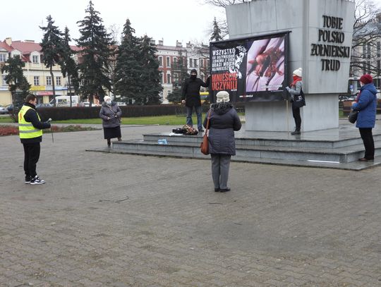 Przeciwnicy aborcji modlili się dziś w centrum Włocławka