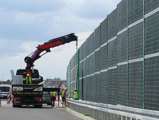 Przy autostradzie A1 powstaną nowe ekrany akustyczne. Pojawią się m.in na wysokości Kruszyna, Nowego Ciechocinka i Turzna