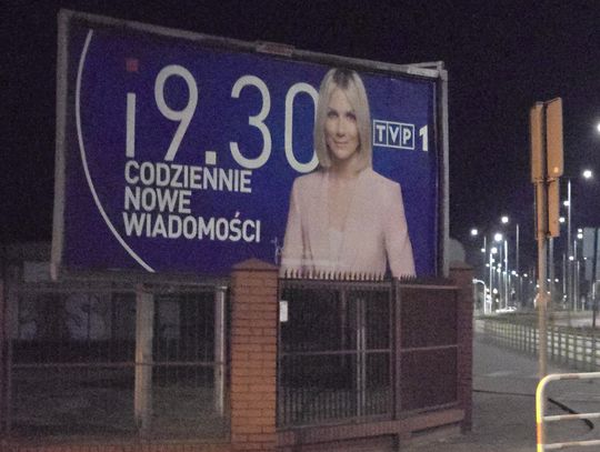 Przy ul. Okrzei pojawił się billboard TVP. Telewizja publiczna rozpoczęła kampanię wizerunkową