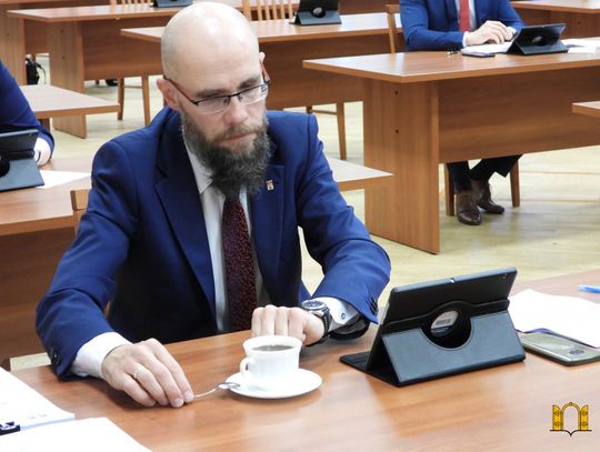 Radni obniżyli opłatę za wywóz śmieci, prezydent Wojtkowski uzyskał absolutorium