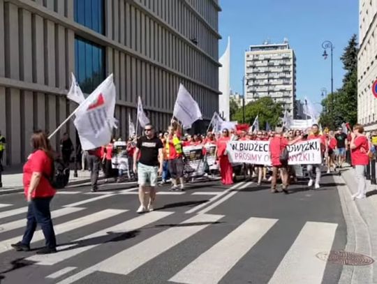 Ratownicy medyczni z Włocławka wzięli udział w strajku w Warszawie