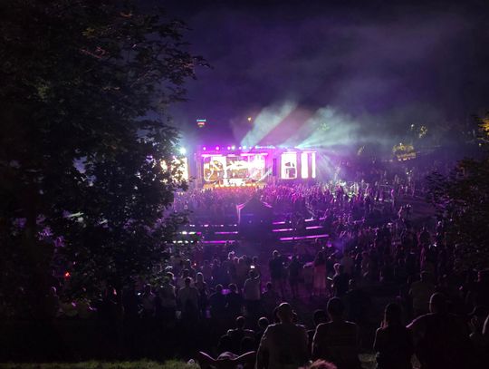 W amfiteatrze na Słodowie trwa Freshland Festival