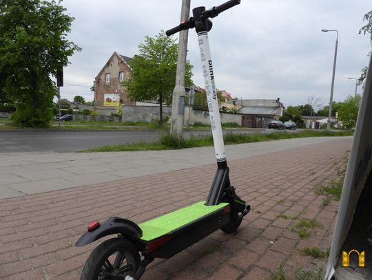 Rząd zabiera się za hulajnogi elektryczne. Jest projekt ograniczeń