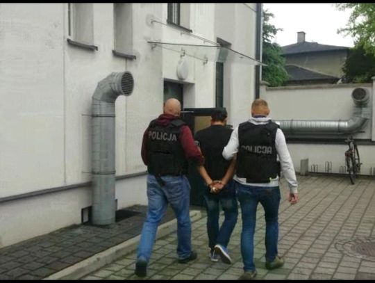 Sąd zdecydował o ekstradycji 34-letniego włocławianina. Strona brytyjska ściga Remigiusza B. m.in  za przestępstwa przeciw wolności