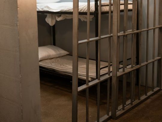 Sąd zdecydował o przedłużeniu pobytu w areszcie oskarżonym o oszustwo policjantom 